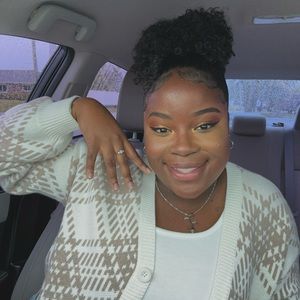 Meet your Posher, Lenisha